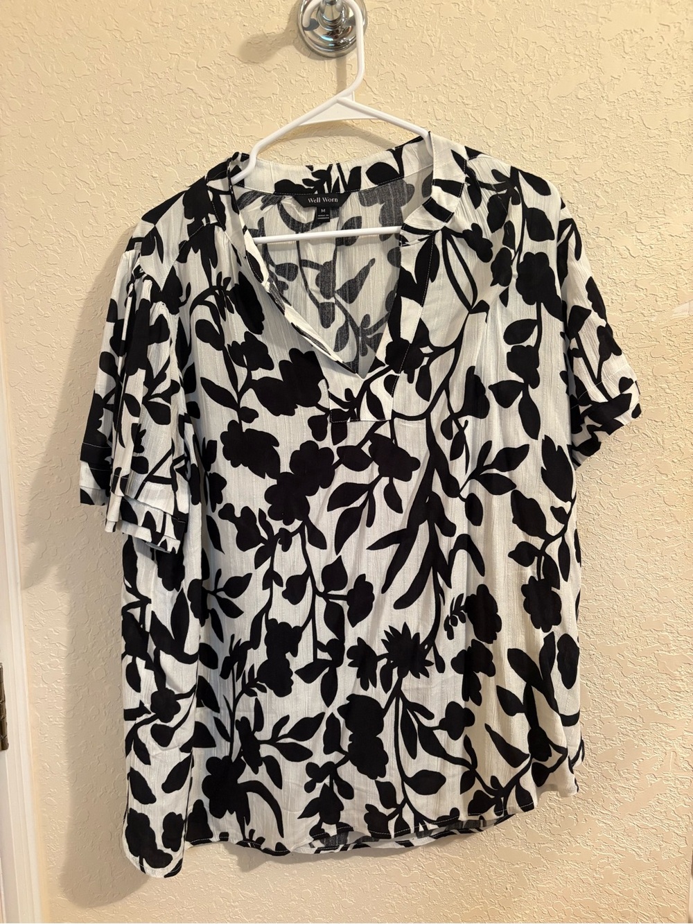Well Worn Black and White Floral V-Neck Blouse